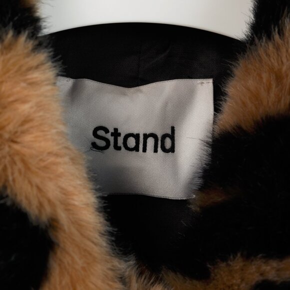 Stand Alexa Beige Black Leopard Faux Fur Coat - Picture 9 of 9